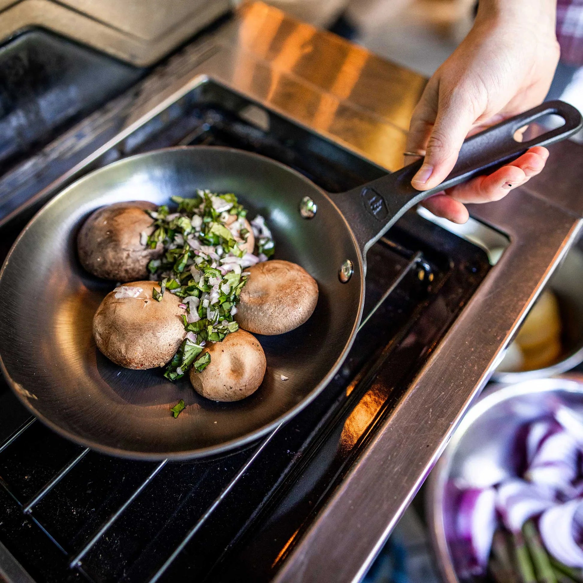 GUIDECAST FRYING PAN 8